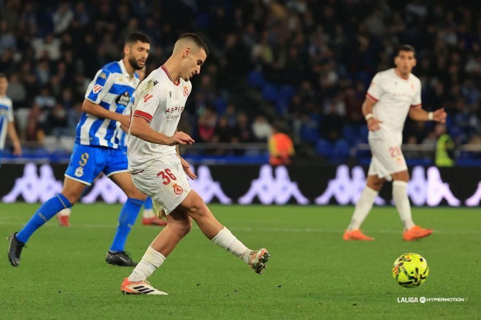 Nhận định soi kèo Cultural Leonesa vs Malaga lúc 02h30 ngày 18/11/2025