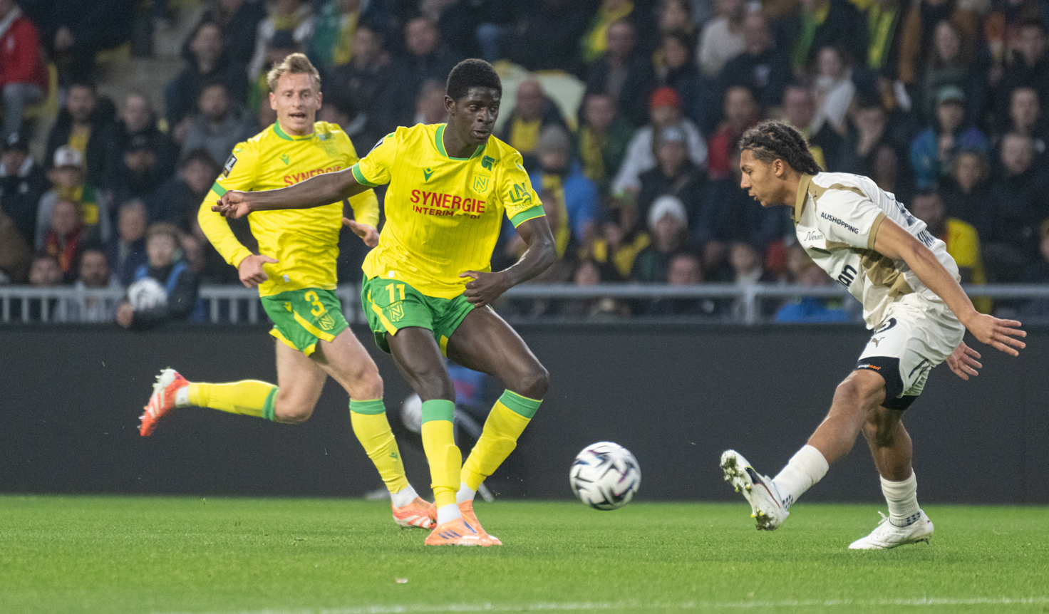 FC Nantes vs RC Lens (23:00  06/12) | Xem lại trận đấu